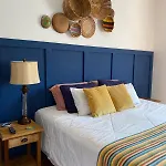 Casa Vintage Cm Garagem/ 2 Quartos + 1 Suite