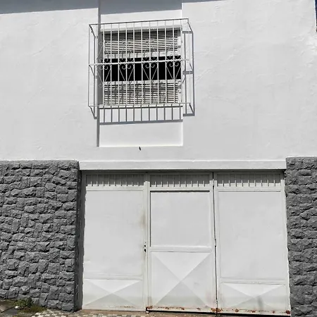 Casa Vintage Cm Garagem/ 2 Quartos + 1 Casa de férias